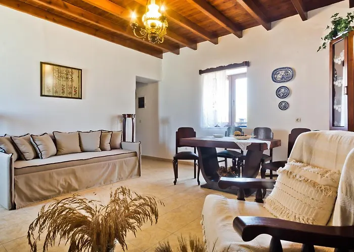 Symone Hébergement de vacances Afiartis